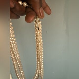 Elegant Cream Pearl Necklace